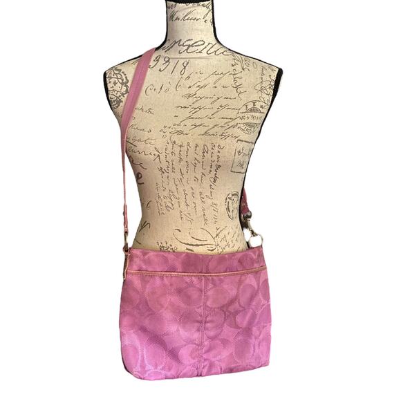 Coach Purple Signature CC Crossbody Purse F14872 - Picture 2 of 13